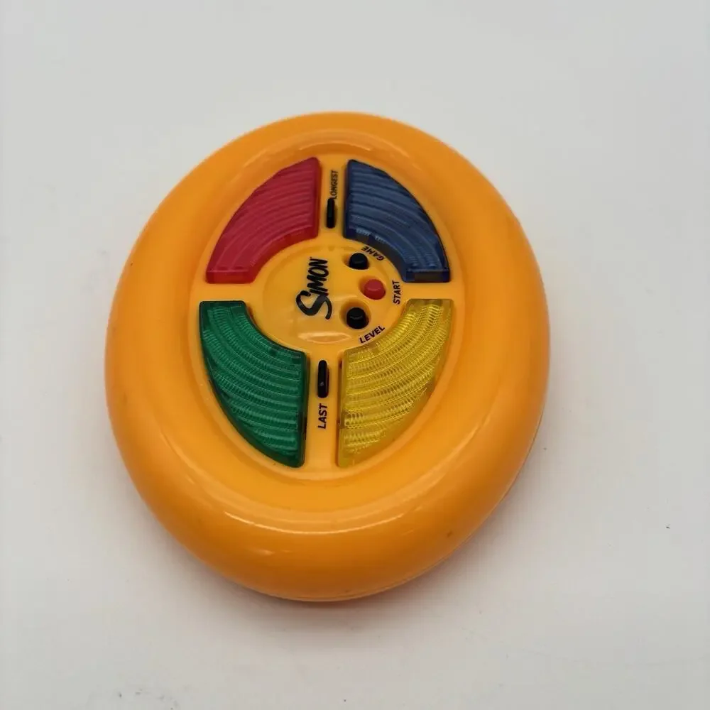 Simon Game Yellow Mini Hasbro Hand Held Electronic Pocket Game 2002 TESTED Works